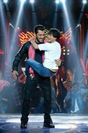 Zero's  new song is out: Watch Salman Khan and Bauaa Singh's dance face-off