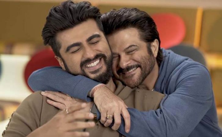 'No Entry Mein Entry': Arjun Kapoor and Anil Kapoor prompts the makers of the film to cast them together!