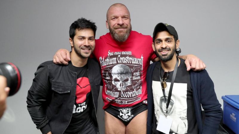 Varun Dhawan become special guest announcer in WWE live event.