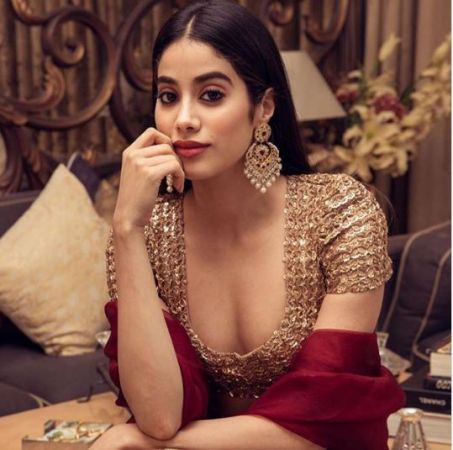 Janhvi Kapoor stun in ethnic outfits in Isha Ambani Anand Piramal wedding, check out photos