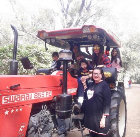 Omg.. Pataudi family enjoy the ride on tractor in village, Taimur Ali was the driver.
