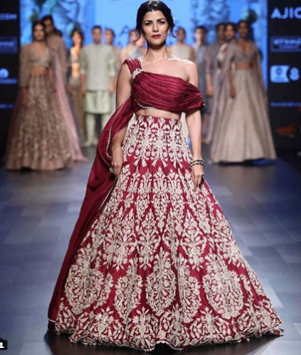 Don't Miss to Watch the Pictures of Stunning Showstoppers of Lakme Fashion Week