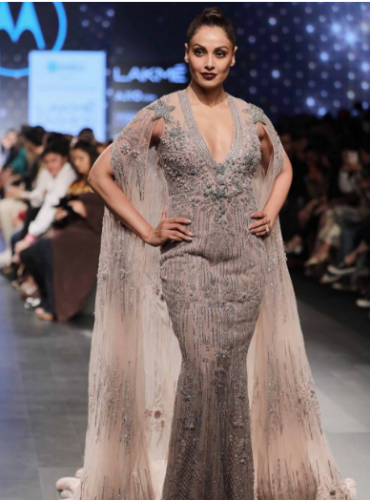 Don't Miss to Watch the Pictures of Stunning Showstoppers of Lakme Fashion Week