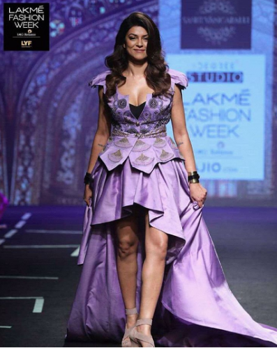 Don't Miss to Watch the Pictures of Stunning Showstoppers of Lakme Fashion Week