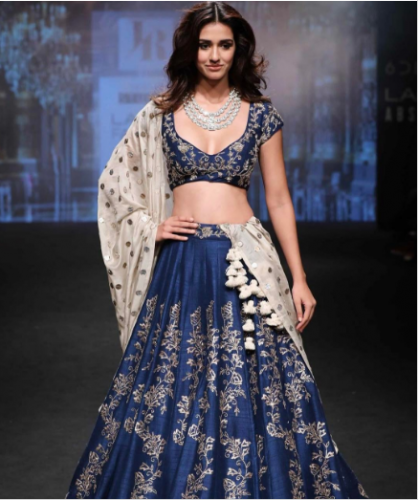 Don't Miss to Watch the Pictures of Stunning Showstoppers of Lakme Fashion Week