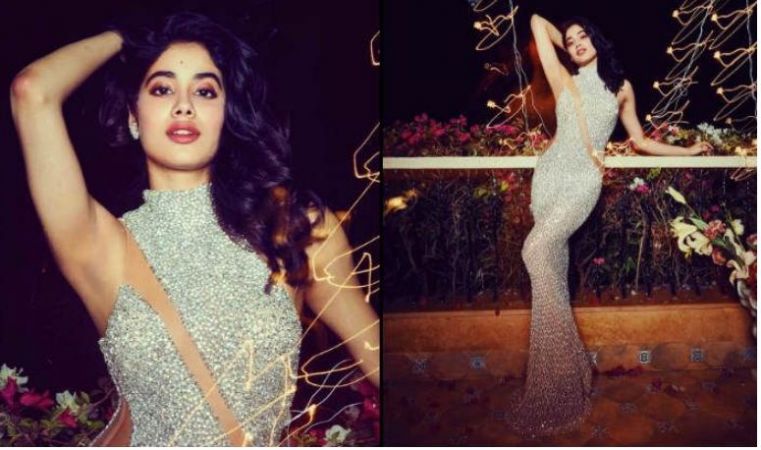 Janhvi Kapoor flaunting her ever-stylish self at the red carpets