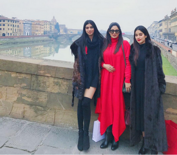 Pic talk: This mother-daughters trio is too hot to handle