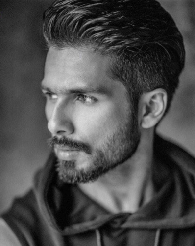 Shahid Kapoor is raising the temperature with these hot pictures