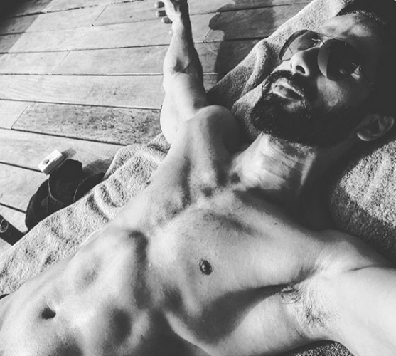 Shahid Kapoor is raising the temperature with these hot pictures