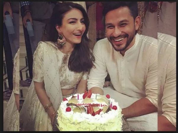 Soha Ali Khan and Kunal Kemmu celebrating their fourth wedding anniversary.