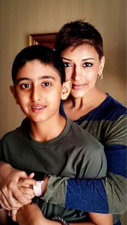 “We derive strength from each other”: Sonali revealed son’s reaction on her cancer