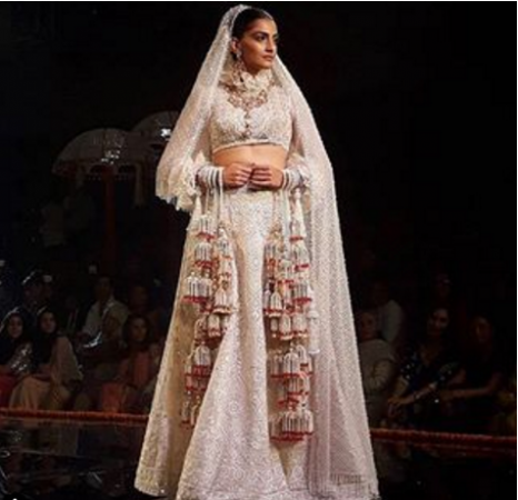 Sonam Kapoor turns bride for Abu Jani- Sandeep Khosla