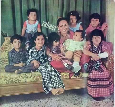Hrithik Roshan childhood picture with Twinkle Khanna, Tusshar Kapoor, and Ekta Kapoor