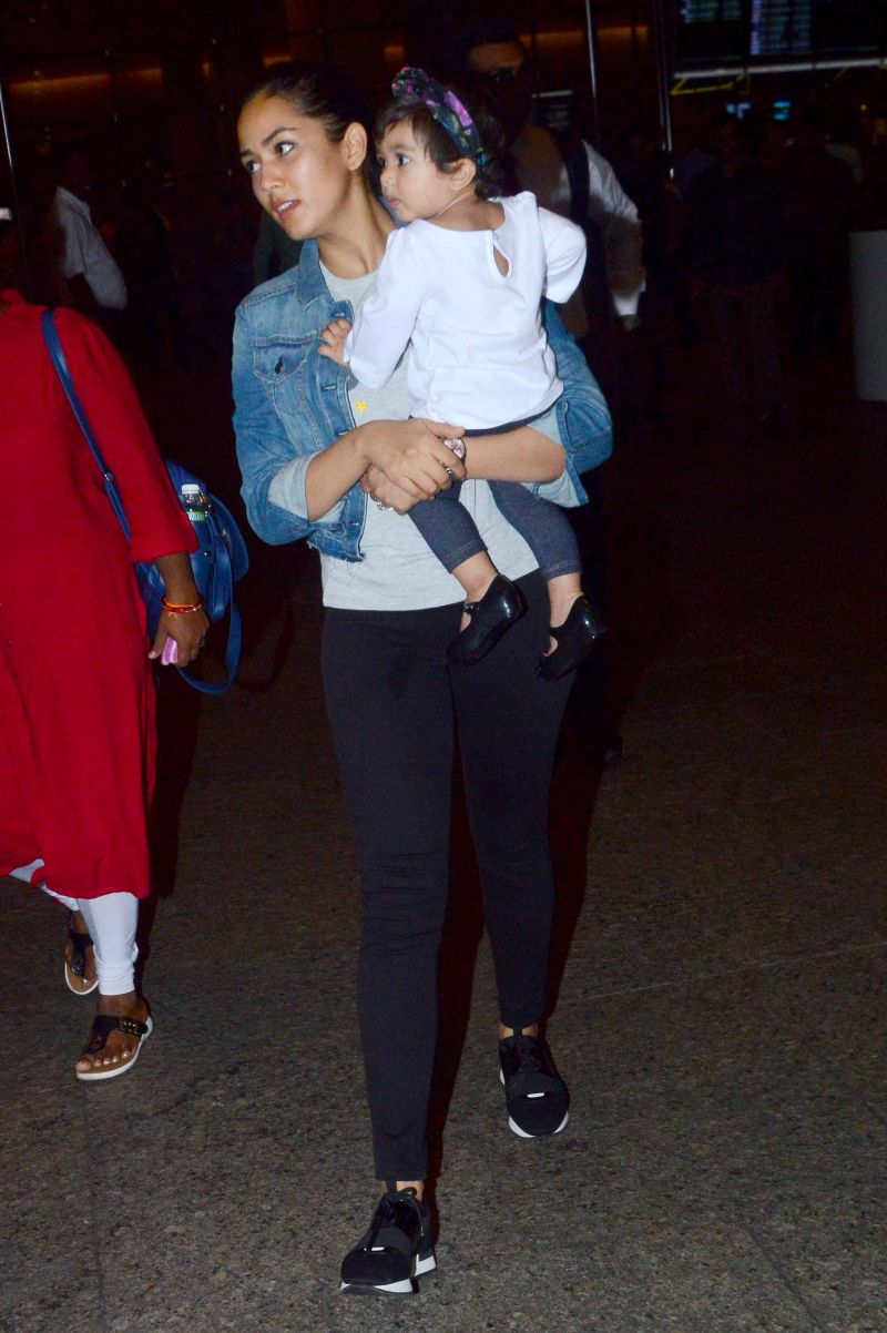 See little Misha Kapoor is welcomed by her daddy Shahid Kapoor