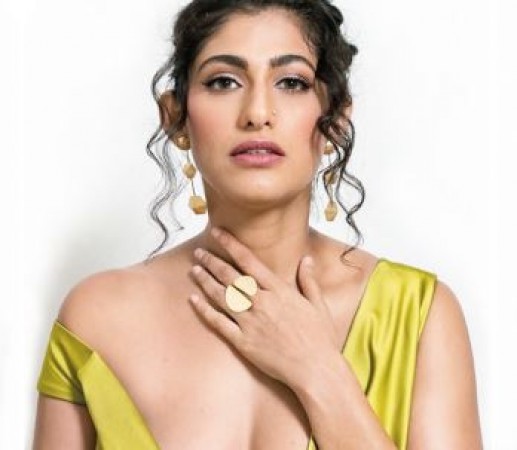 Kubbra Sait suffered sexual harassment to save her family from getting Destroyed