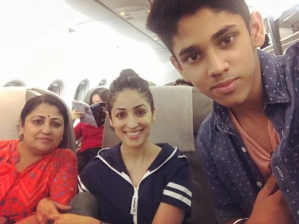 Yami Gautam is chilling with her family in Maldives