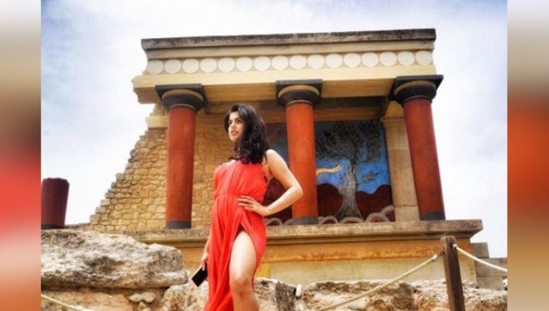 Shenaz Treasurywala is having a hot time in Greece