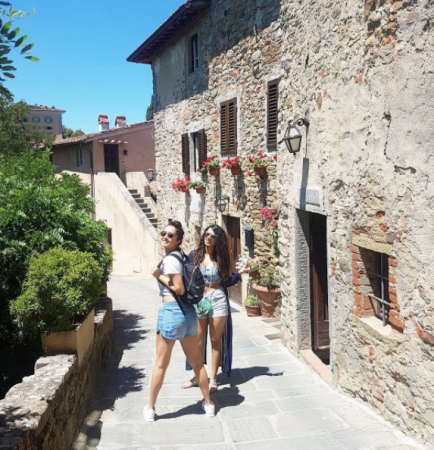 Shraddha Kapoor is enjoying her leisure time with friend in Italy