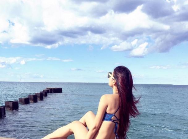 Mouni Roy's oh-so-hot look is giving major vacation goal