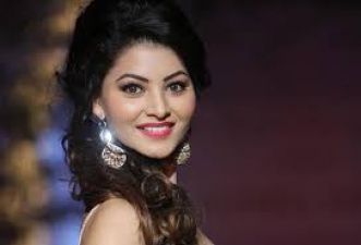 Urvashi Rautela upsets the crew on the sets of her upcoming film; know reason here