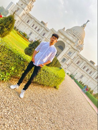 Young Entrepreneur Aryan Tripathi Founder Of Adymize Bringing Latest Trends In Digital Marketing