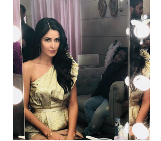 Pic! Katrina Kaif looks stunning in a golden color outfit