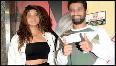 Another B-town celebs break up, this time this two couple announced their breakup at Insta official
