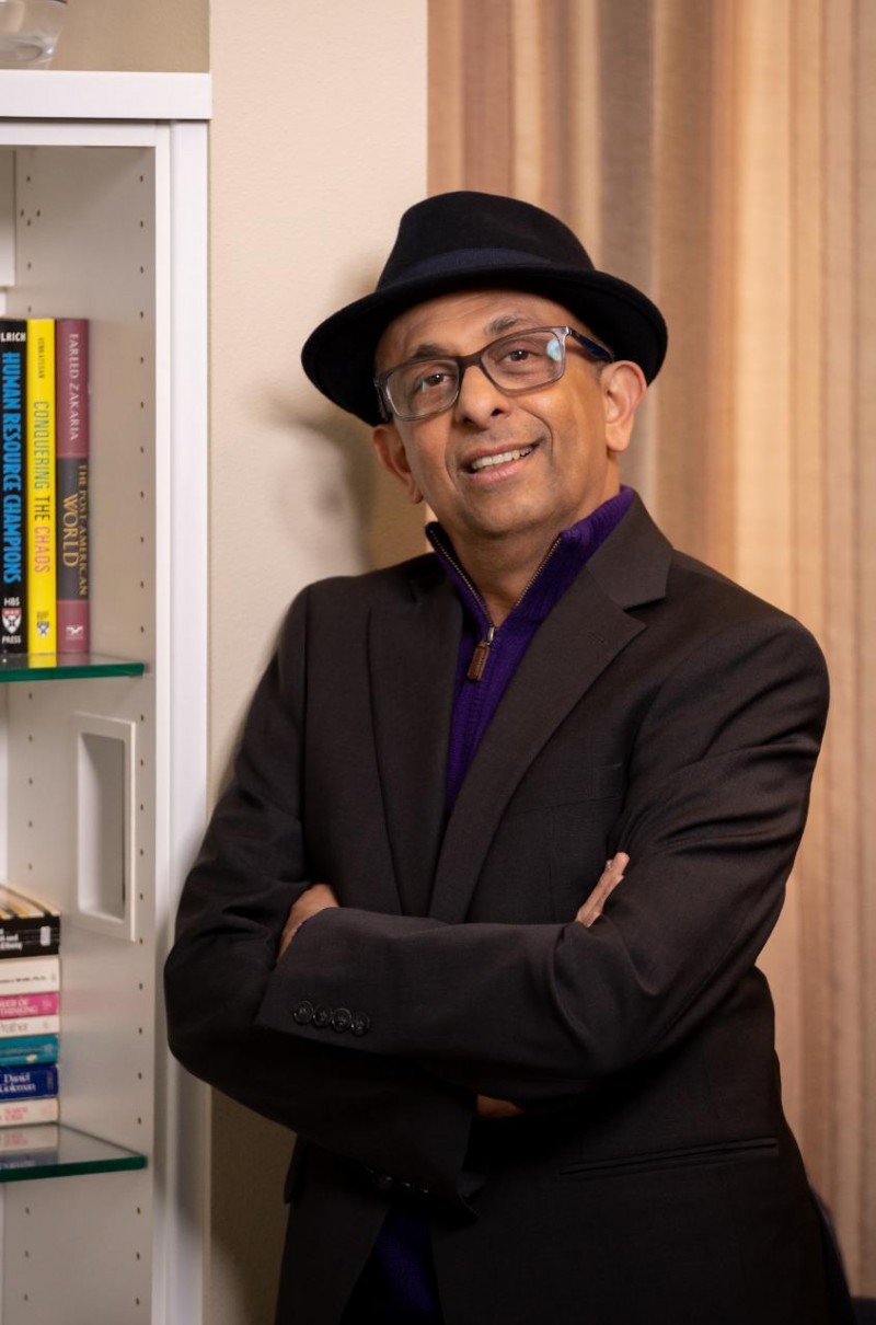 Jayant Swamy - the Story of an IIM Graduate Turned Bestselling Author