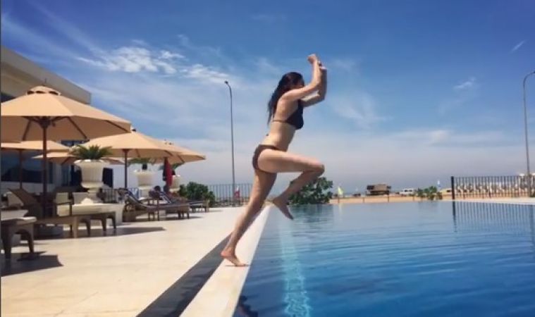 Amyra Dastur's hot and happening bikini photos