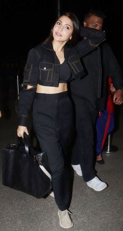 Anushka Sharma Recent Appearance is all black out…check pics in slider