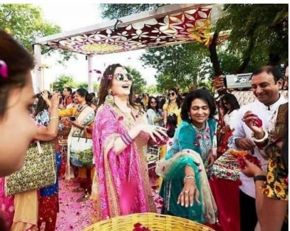 First Holi of Ambani’s daughter and Son after wedding celebrated in this unique way...