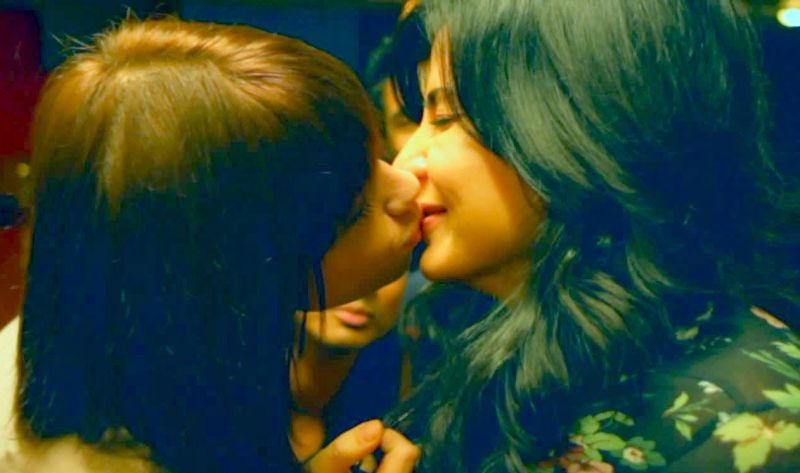 Stars kiss their same sex in Bollywood