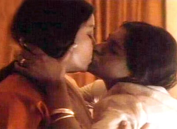 Stars kiss their same sex in Bollywood