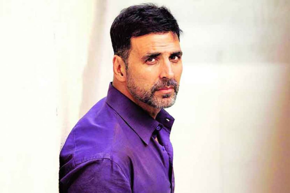 Akshay Kumar admits he holds a Canadian passport