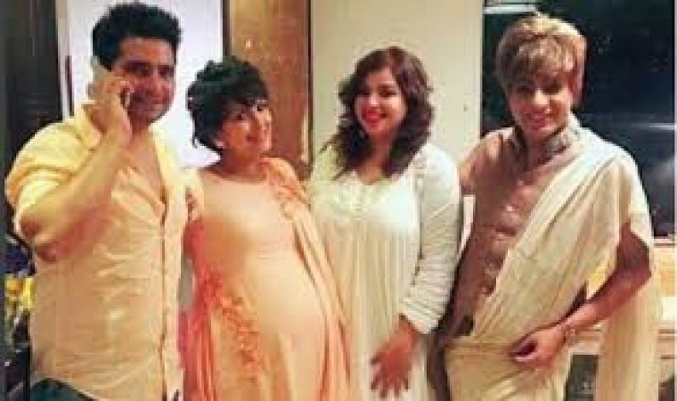 Nisha Rawal looked adorable​ in her baby shower pictures