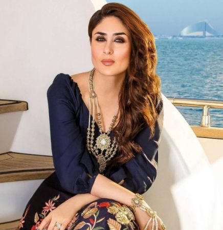 Kareena Kapoor Khan is looking like the real Begum in these photographs