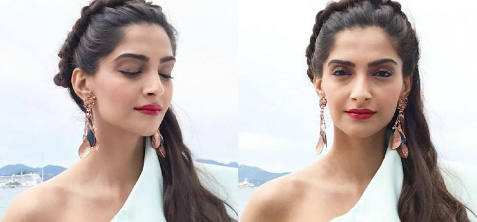 L’Oreal ambassadors Sonam's Quick Outfit Change At Cannes