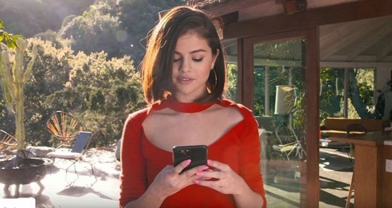 Selena Gomez is looking ultra hot in these pictures
