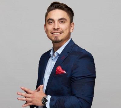 Public Speaker With A Passion For Educating People On Crypto Curency: Nick Gomez