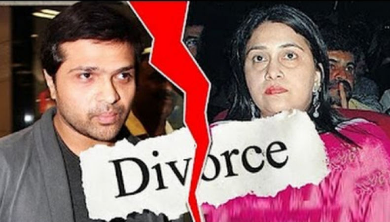 After getting Divorce from her wife, now Himesh is Living alone in his living room.