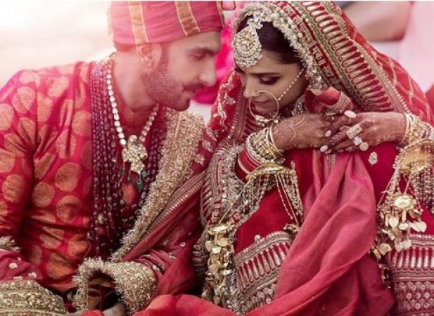 You will be surprised to know price of Deepika Padukone's Sindhi wedding lehenga