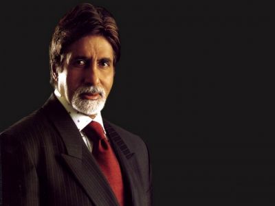 Big B advice for people to remain alert while taking 'Selfies'