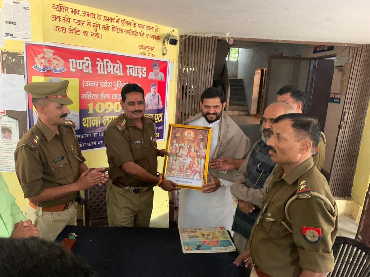 Dr Brajesh Kumar Yadav honoured by his home town people and Nayagaon Police Staff