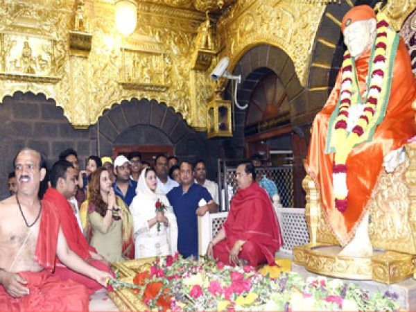 Kapil Sharma all begins  his movie promotion for  'Firangi' started with visiting 'Shirdi Temple'