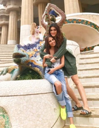 Kriti Sanon is having dreamy time in her Spanish holiday