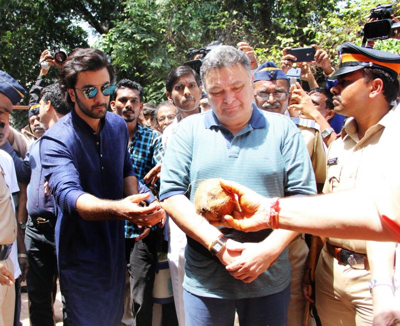 Ranbir Kapoor bid adieu to Ganpati Bappa at RK studio