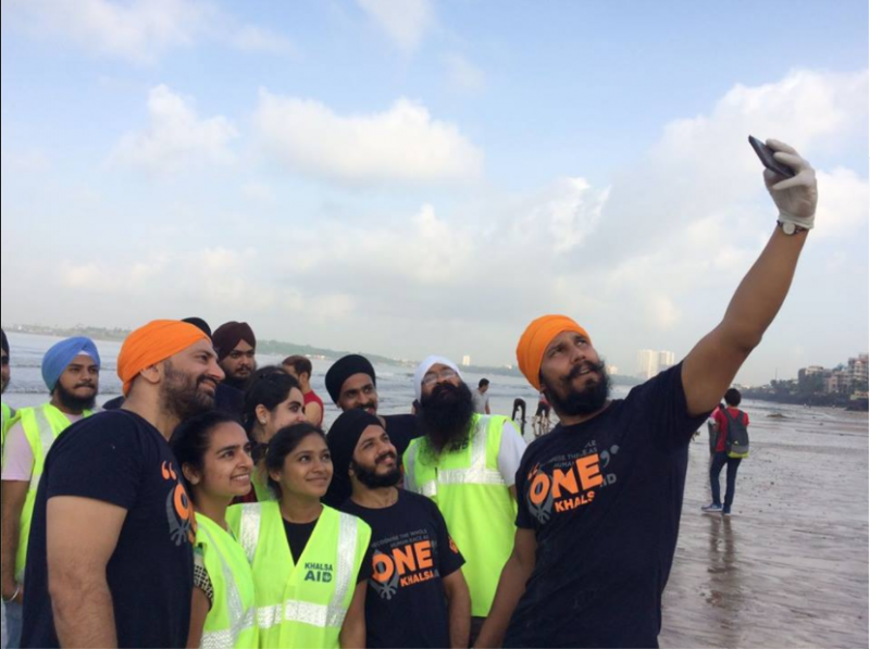 Randeep Hooda cleaned Versova Beach after Ganpati Visarjan