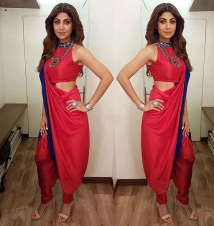 Shilpa Shetty notches up style with fusion dressing