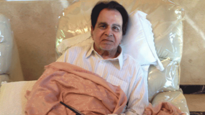 Dilip Kumar suffering from pneumonia, wife Saira Banu informs about his health