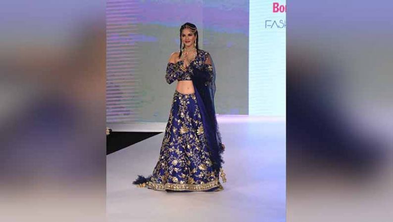 Sunny Leone walks for the Bombay Times Fashion Week